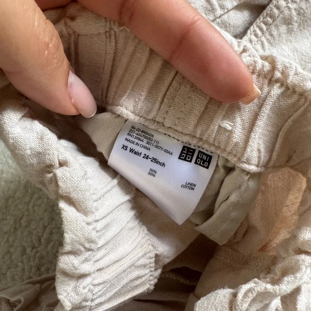 Uniqlo Tan linen Shorts - Picture 4 of 5